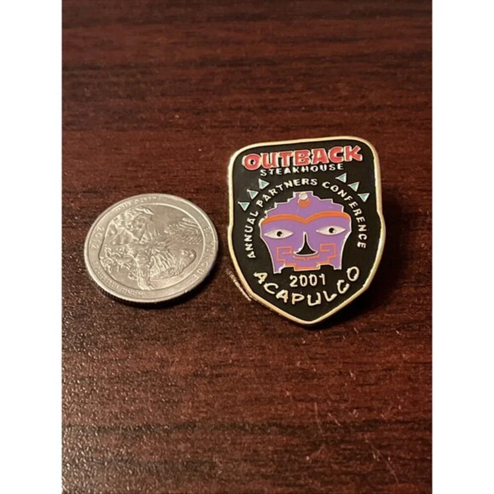 Outback Steakhouse Acapulco Annual Partners Conference 2001 Mask‎ Lapel Hat Pin